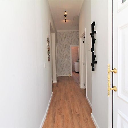 פונשל Sunny House Few Minutes From City Center מראה חיצוני תמונה