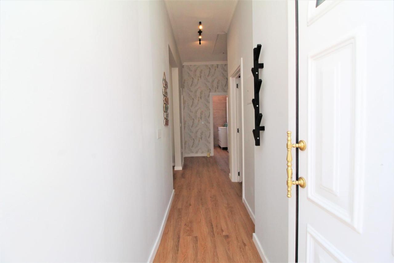 פונשל Sunny House Few Minutes From City Center מראה חיצוני תמונה