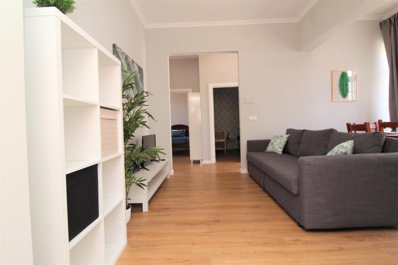 פונשל Sunny House Few Minutes From City Center מראה חיצוני תמונה