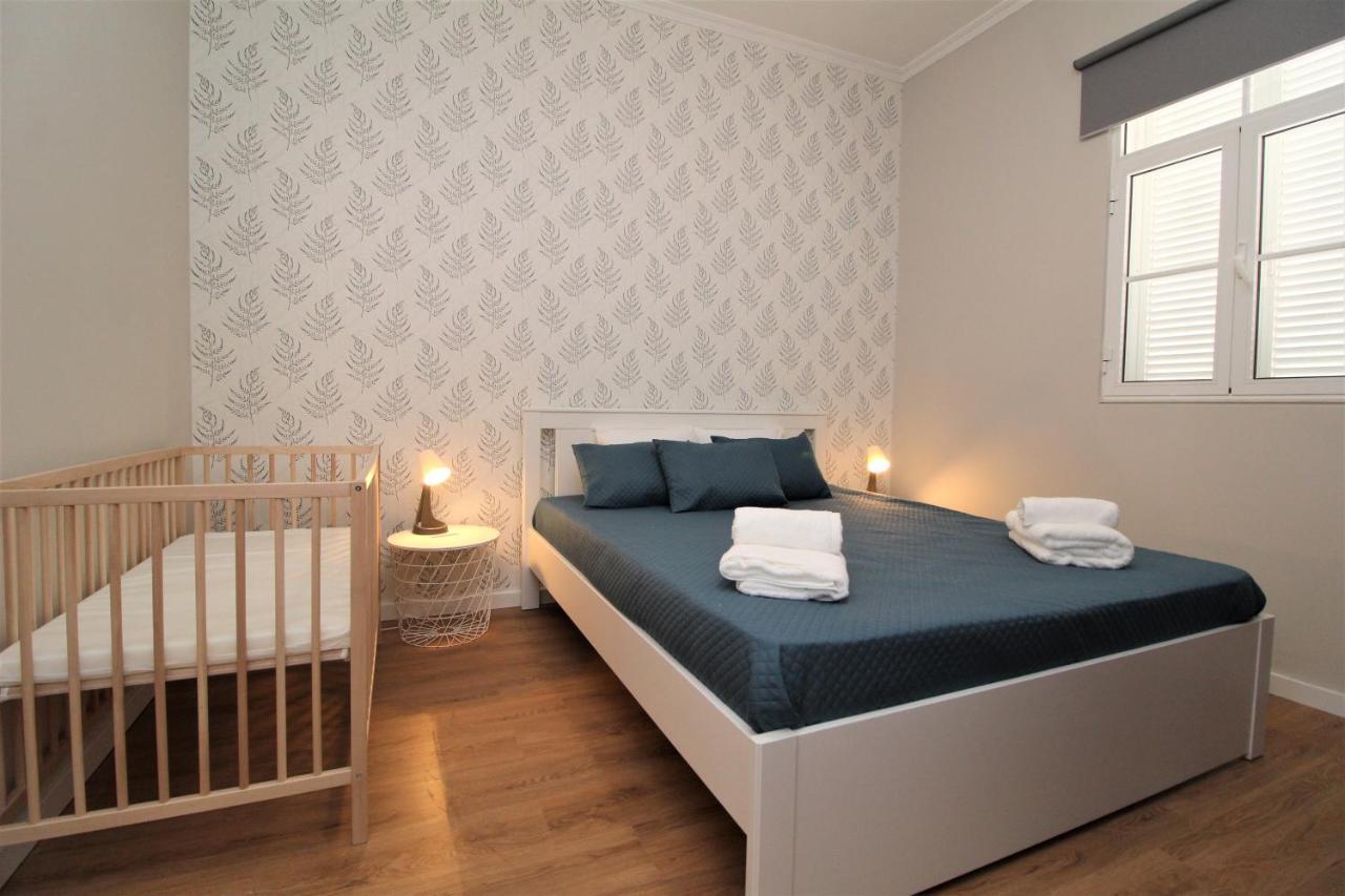 פונשל Sunny House Few Minutes From City Center מראה חיצוני תמונה