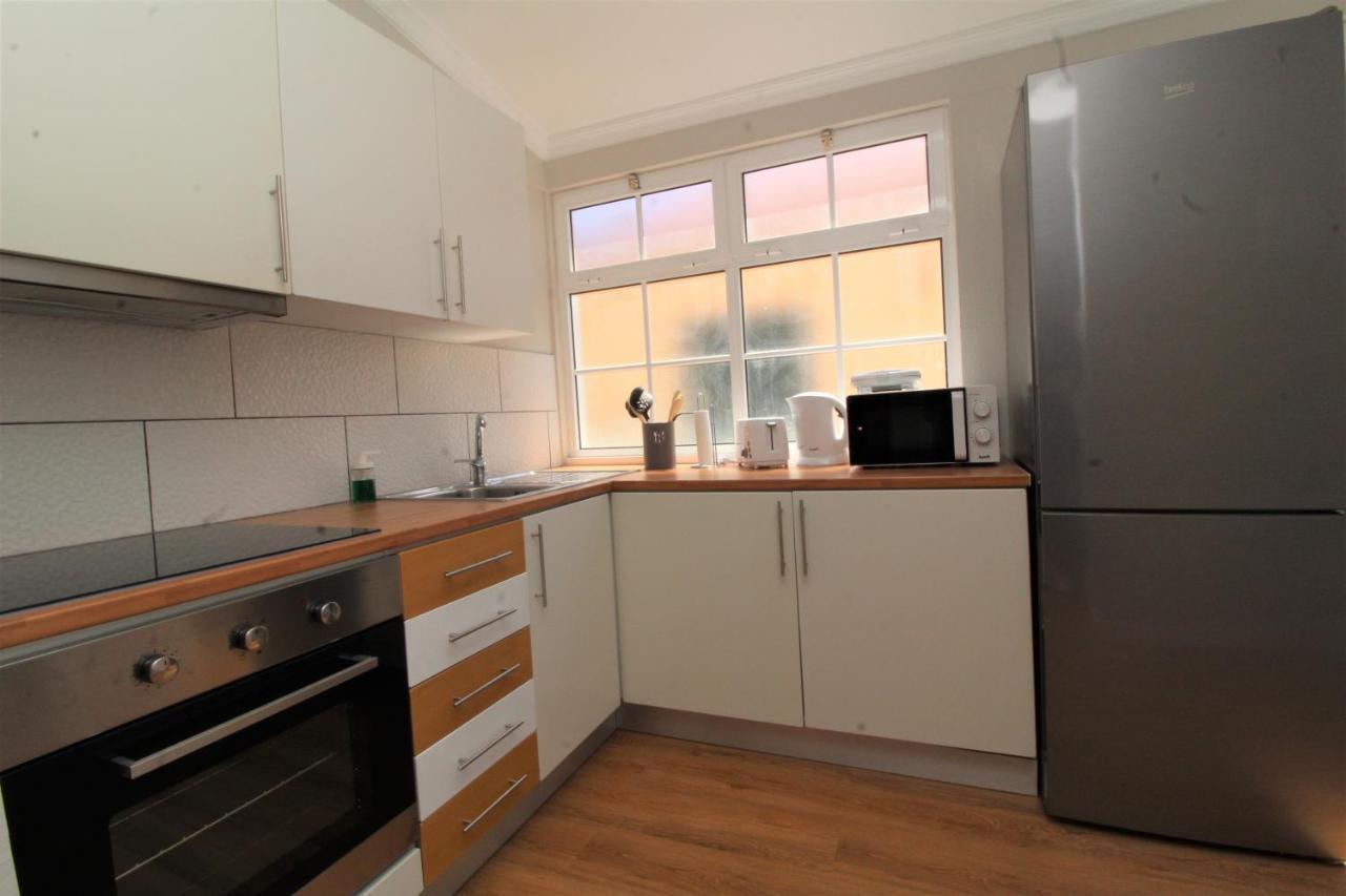 פונשל Sunny House Few Minutes From City Center מראה חיצוני תמונה